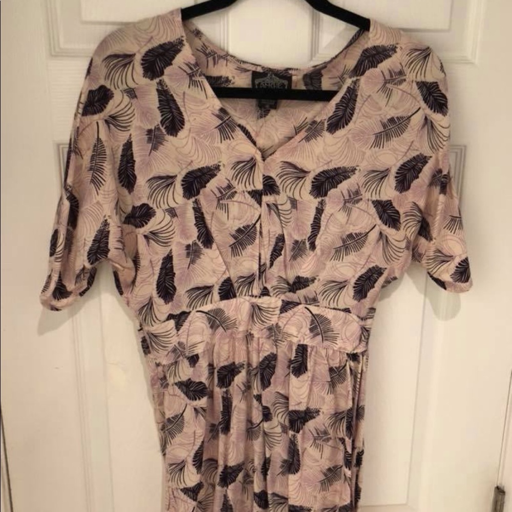 Feather v-neck/cinched waist summer dress